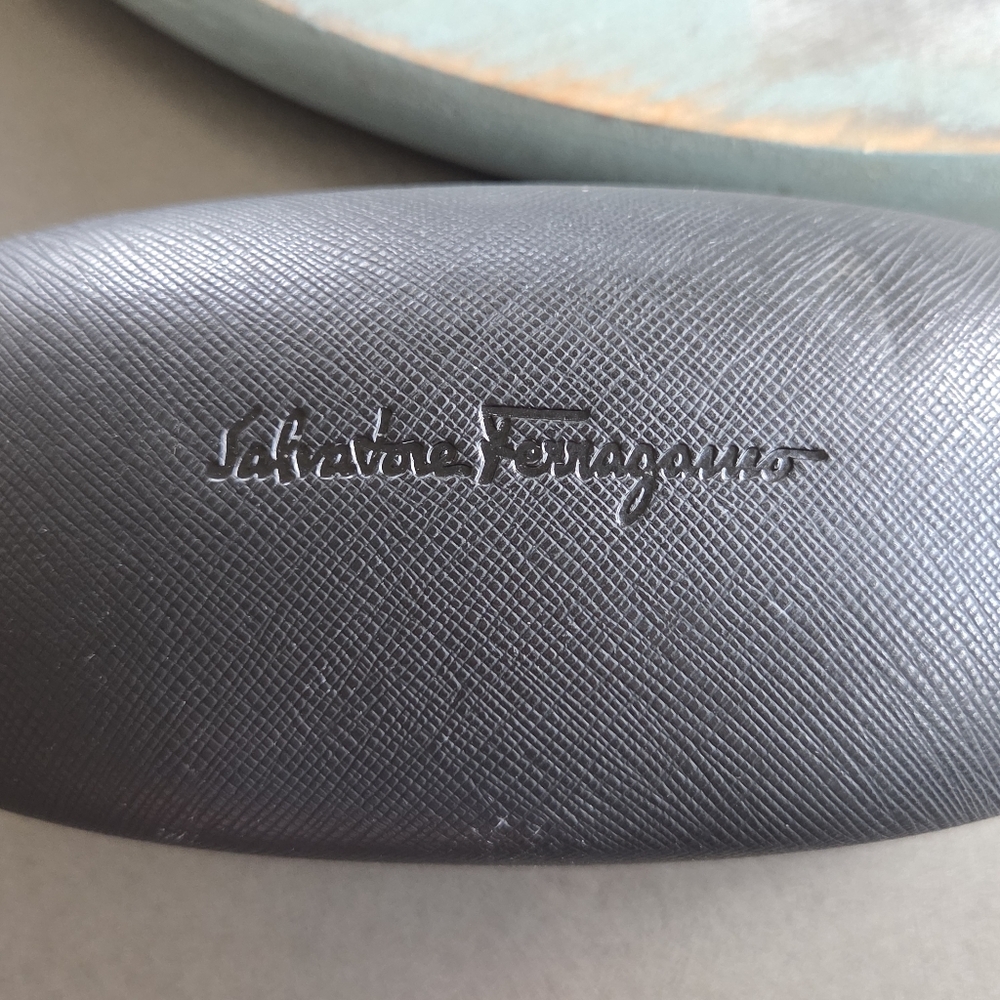 Salvatore Ferragamo Gradient Oval Sunglasses New $275  Black/Taupe - Picture 11 of 12